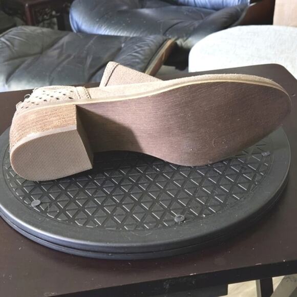 Susina Suede Ankle Boots Taupe Laser Cut Size 8.5 Boho Western - Picture 7 of 9